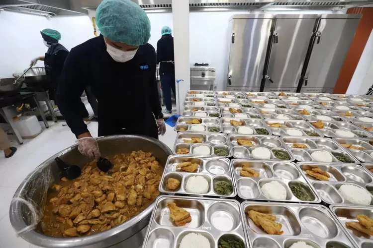 Setahun Implementasi, Pemerintah Pastikan Program MBG Terus Diperkuat