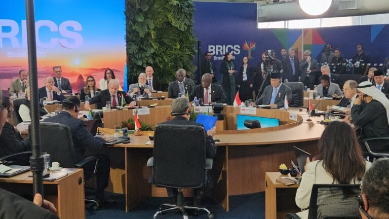 Prabowo Tegaskan Komitmen Indonesia Jadi Jembatan Global di Forum BRICS 2025
