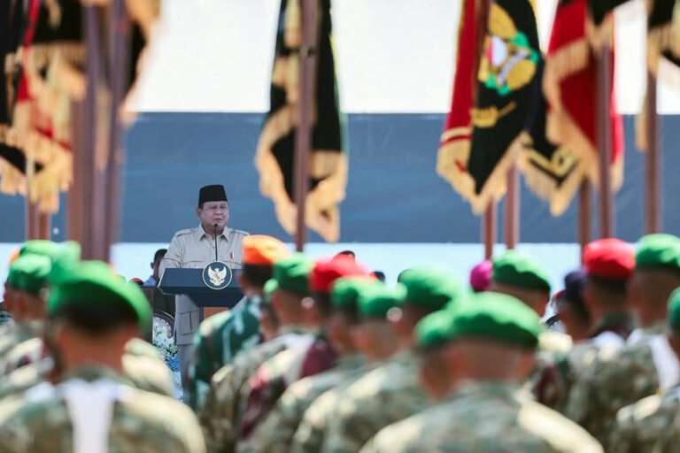 Prabowo Subianto Perkuat Pertahanan Nasional, Fokus pada Kesejahteraan dan Keamanan Internal