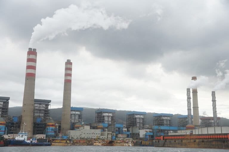 Program Hilirisasi Aluminium Pemerintah Serap Ribuan Tenaga Kerja