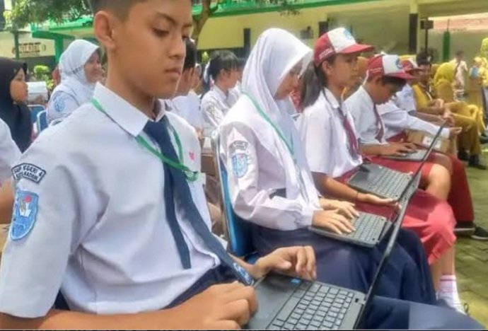 Program 15.000 Laptop Dukung Fasilitas Belajar Program Sekolah Rakyat