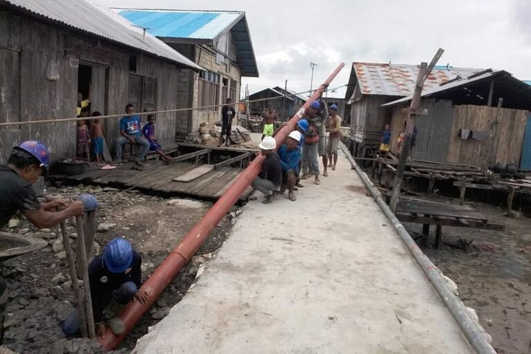 Satu Tahun Prabowo Gibran, Papua Kian Terang dengan Program Listrik Desa