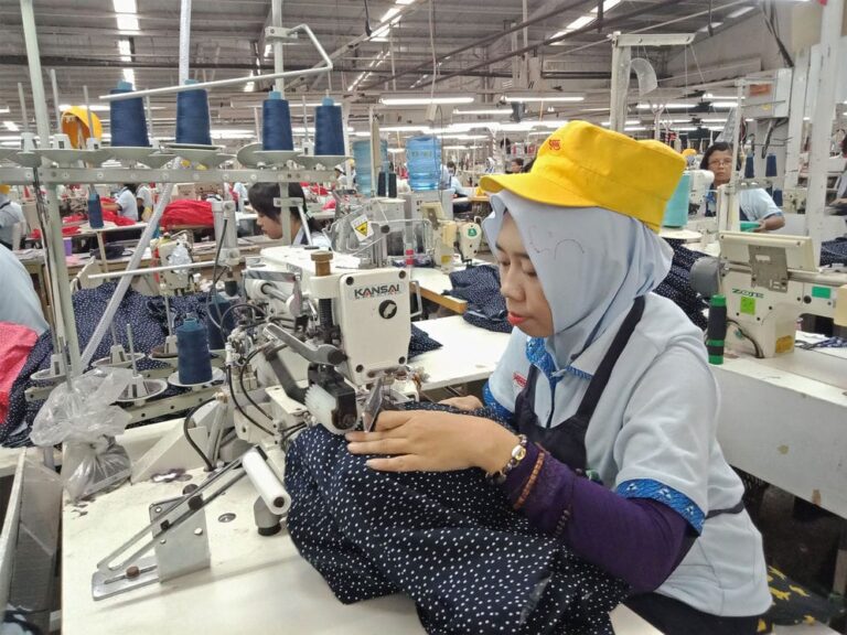 Pemerintah Gandeng Danantara Bangun BUMN Tekstil, Jaga Industri Padat Karya
