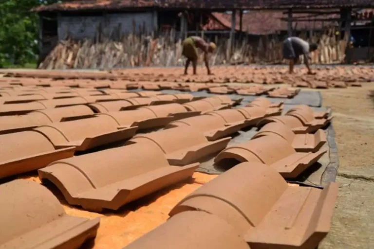 Sejumlah Pihak Sebut Program Gentengisasi Dongkrak Ekonomi Desa