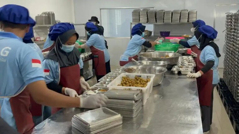 Operasional SPPG Serap Ribuan Tenaga Kerja, MBG Dorong Aktivitas Ekonomi Daerah