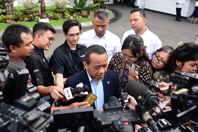 Locking Stability: Kebijakan BBM di Era Ketidakpastian Energi