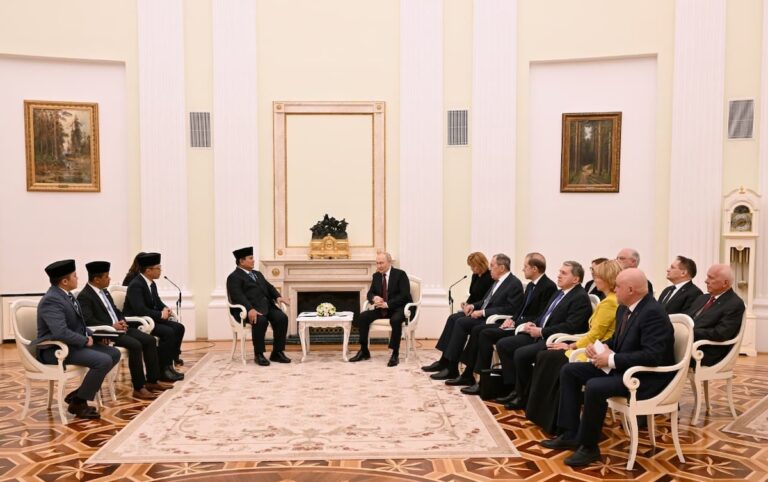 Diplomasi Presiden Prabowo di RusiaPrancis: Strategi Cerdas Menembus Gejolak Global