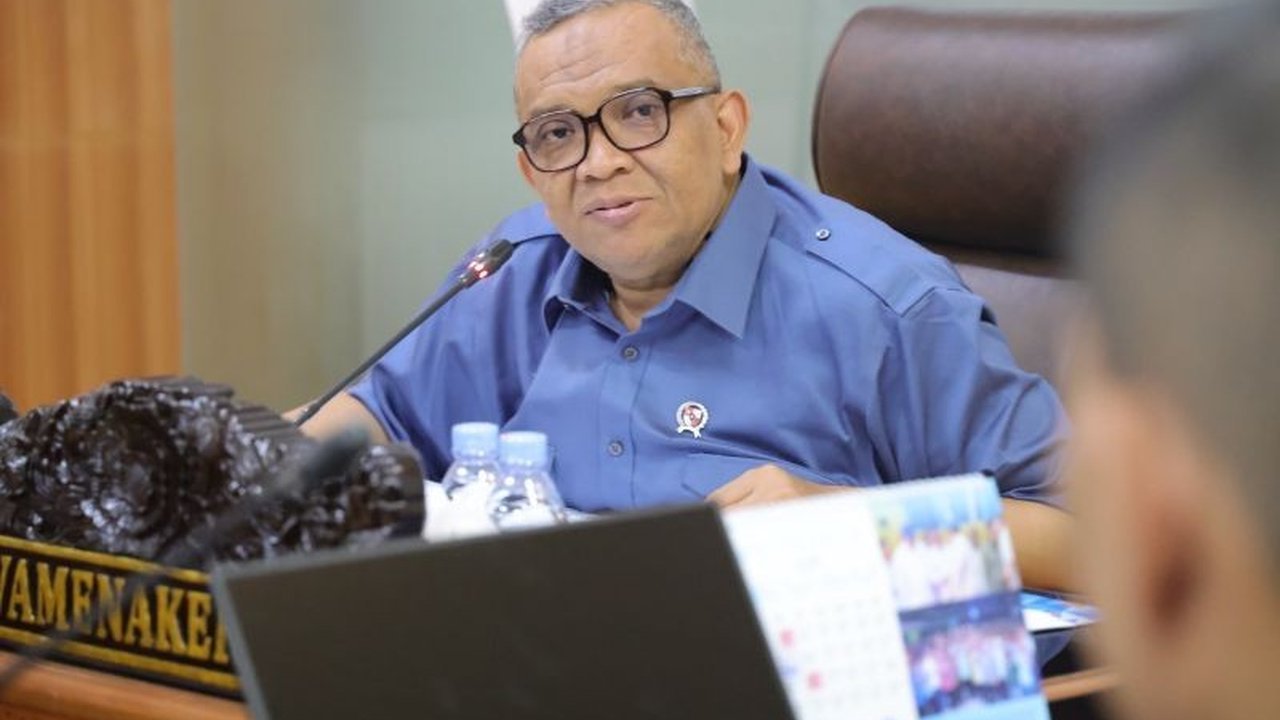 Pemerintah Perkuat Koordinasi Hadapi Risiko PHK di Berbagai Sektor