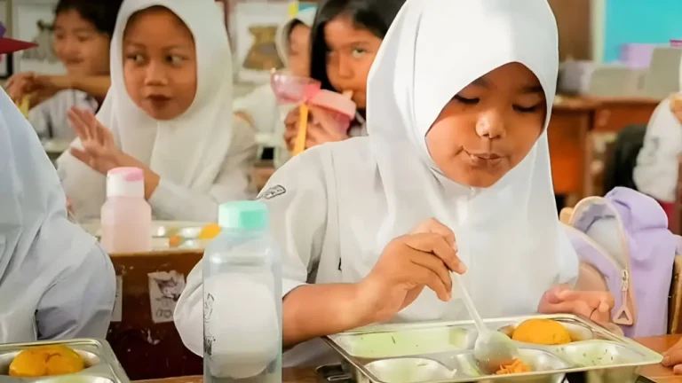 Pengamat Nilai Program MBG Perlu Berlanjut untuk Cetak Anak Sehat dan Cerdas