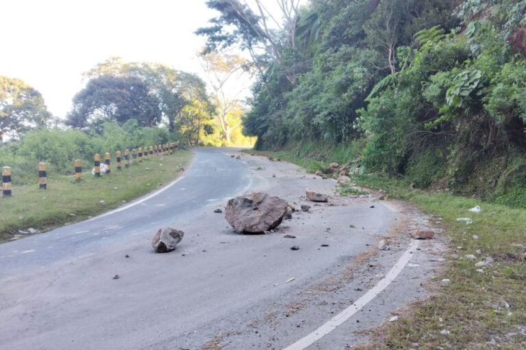 Pemerintah Bergerak Cepat Pulihkan Akses Jalan dan Layanan Dasar di NTT
