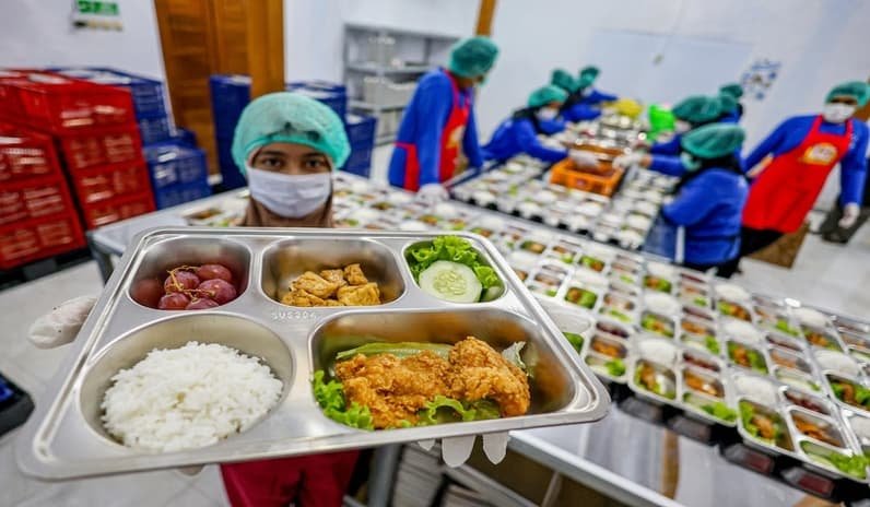 Pemerintah Libatkan Sekolah dan Keluarga Bangun Literasi Gizi Lewat MBG