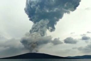 Pemerintah Siagakan Bantuan Erupsi Anak Krakatau, Publik Diminta Tetap Tenang