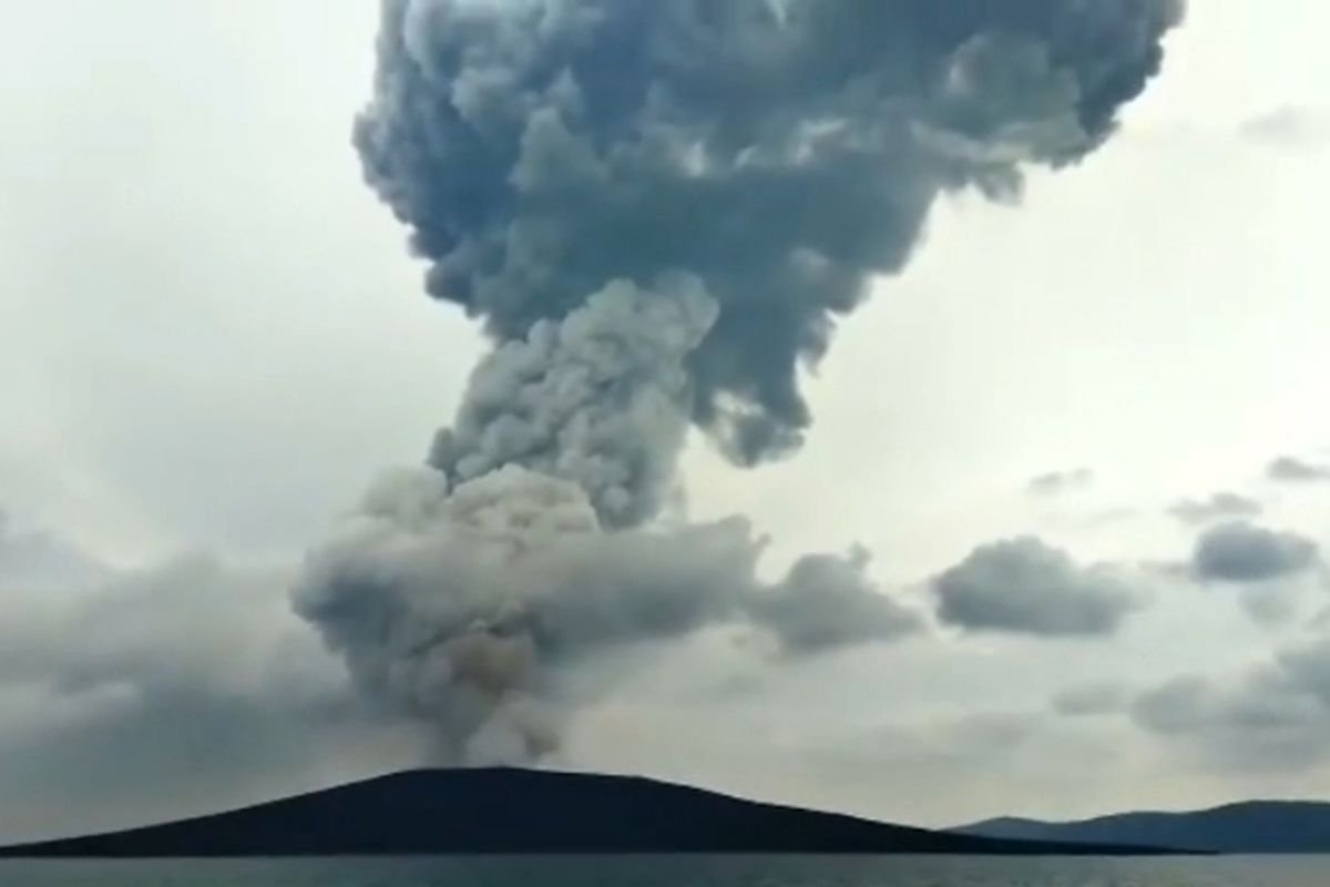 Pemerintah Siagakan Bantuan Erupsi Anak Krakatau, Publik Diminta Tetap Tenang