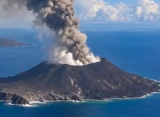 Negara Hadir, BNPB hingga BMKG Perkuat Mitigasi Erupsi Anak Krakatau