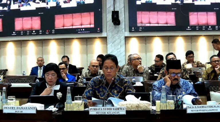 Akselerasi Investasi Tumbuh 7 Persen: Buka Jalan Ekonomi Nasional Naik Kelas