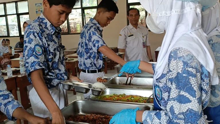 MBG Prasmanan Makin Luas, SOP Perketat Keamanan dari Dapur